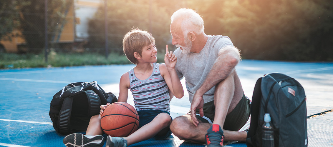La importancia de enseñar respeto intergeneracional en la familia